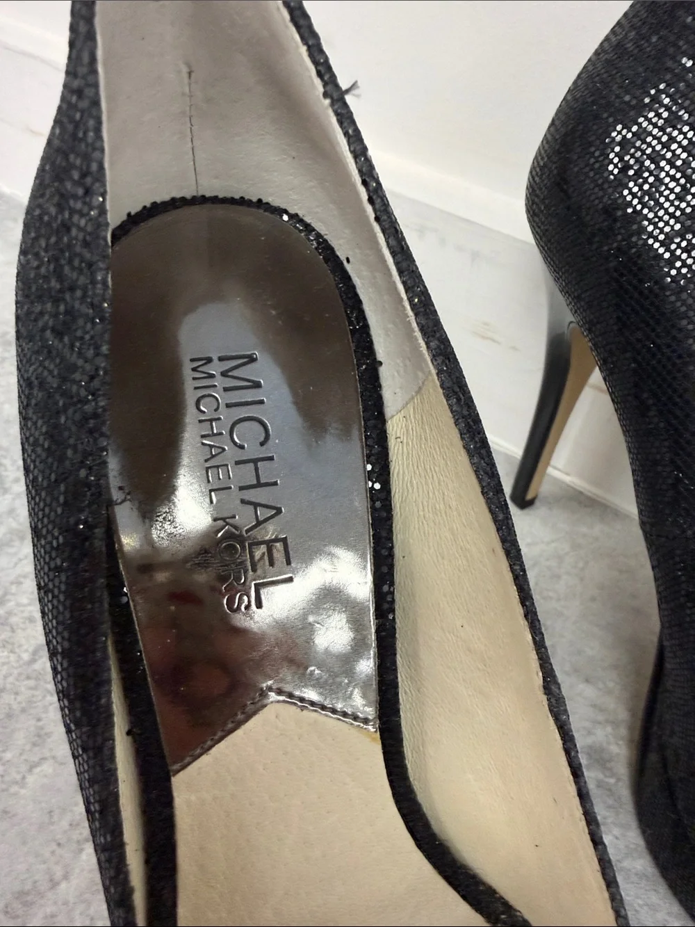 Michael Kors Black Sequin Peep-Toe Stiletto Heels sz 6